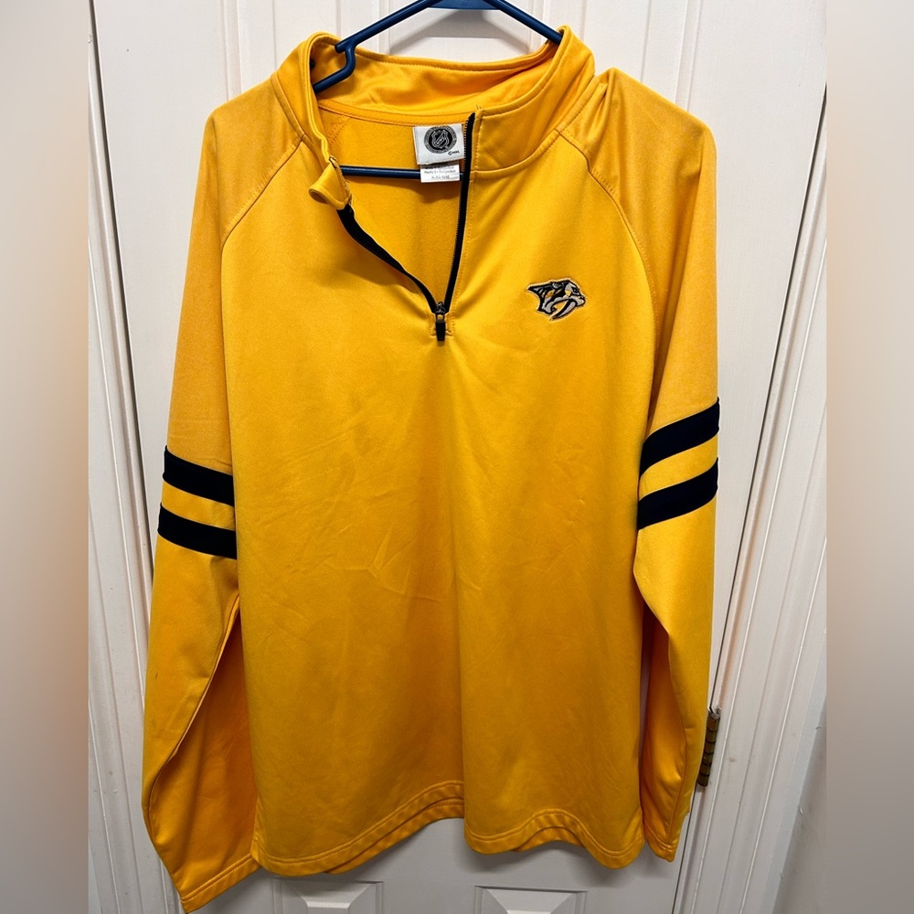 NHL preds pullover